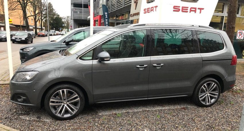 Seitenansicht Grauer Seat Alhambra 2