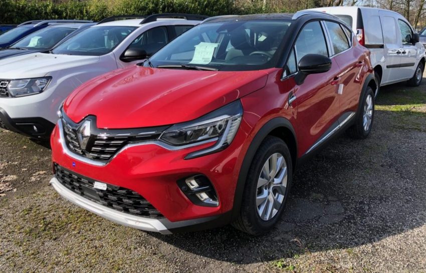 Frontansicht Roter Renault Captur