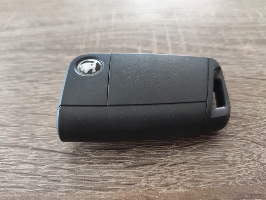 Leere Schlüsselbatterie am Skoda Citigo wechseln & anlernen Anleitung