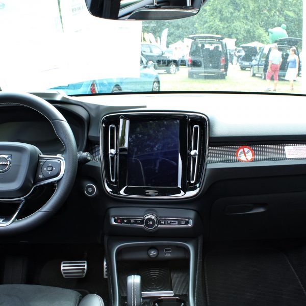 Innenraum des Volvo XC40 mit Sensus Navigationssystem