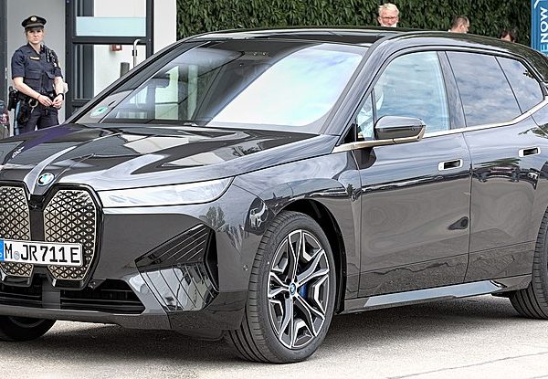 BMW iX - CarWiki.de - Daten, Anleitungen & Ratgeber für Autos