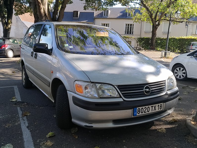 Opel Sintra (44862025844).jpg