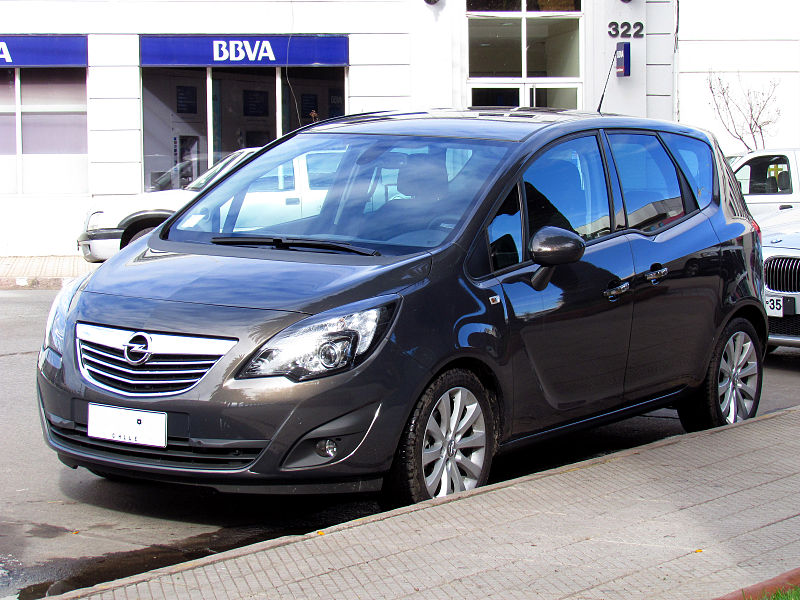 Opel Meriva 1.4T Cosmo 2014 (14598319302).jpg