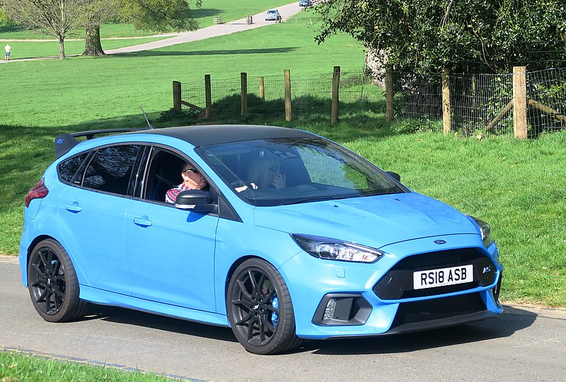 Ford Focus RS 2261cc registered March 2018 01.jpg