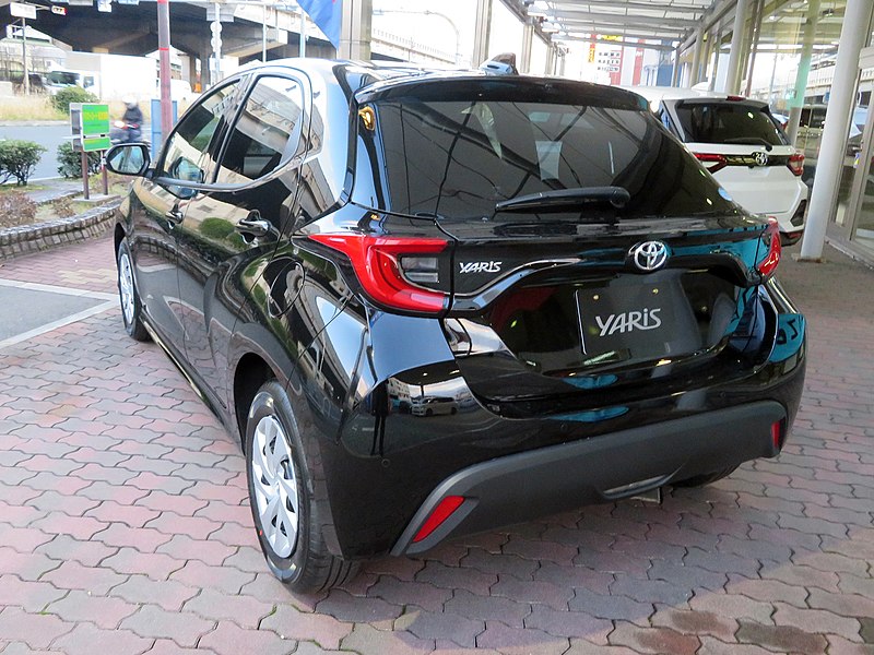 Toyota YARiS 1.5 G 2WDãƒ»CVT (5BA-MXPA10-AHXGB) rear.jpg