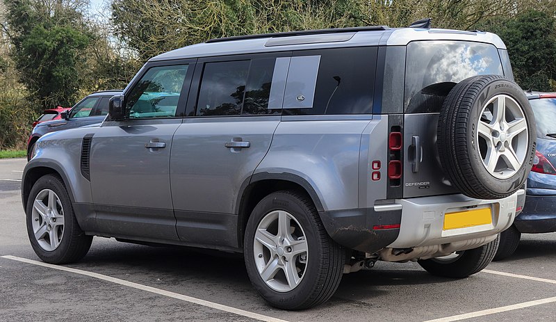 2020 Land Rover Defender SE D240 Automatic 2.0 Rear.jpg