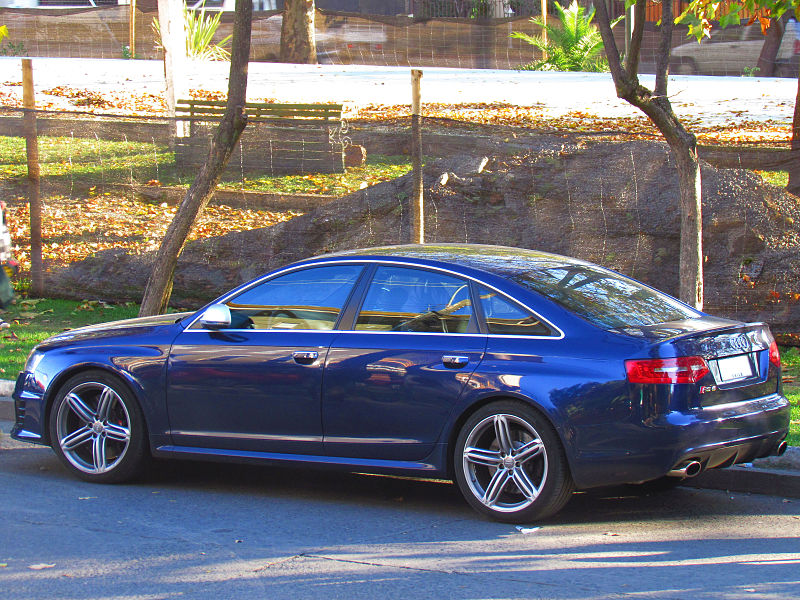 Audi RS6 2010 (14029980433).jpg