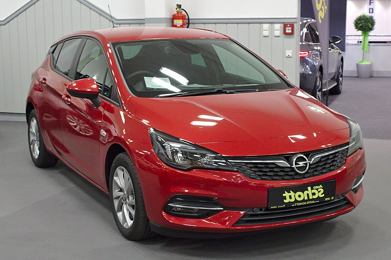 Opel Astra K Sindelfingen 2020 IMG 2343 mirror.png