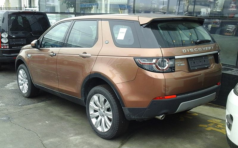 thumbnail image 2 of Wireless Apple CarPlay Interface For Land Rover Discovery & Range Rover Sport (2012-2016) 2 of 6