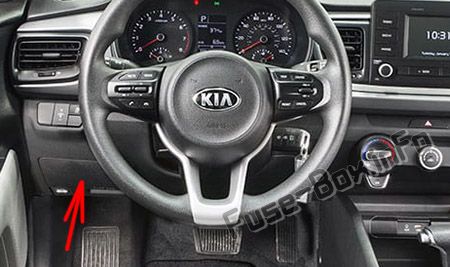 Die Position der Sicherungen im Fahrgastraum: KIA Rio (2018, 2019-...)