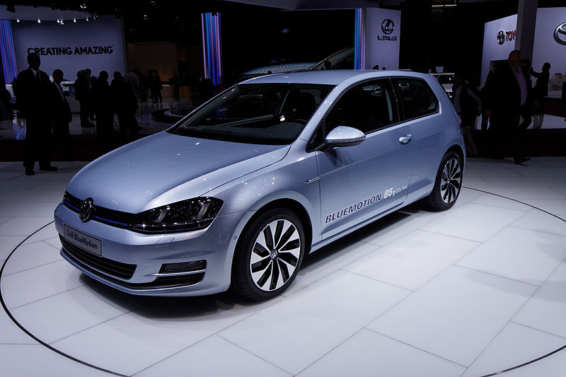 Volkswagen - Golf Bluemotion - Mondial de l'Automobile de Paris 2012 - 002.jpg