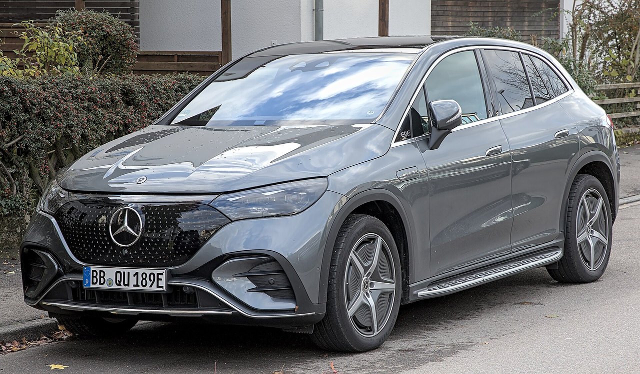 Mercedes EQE SUV